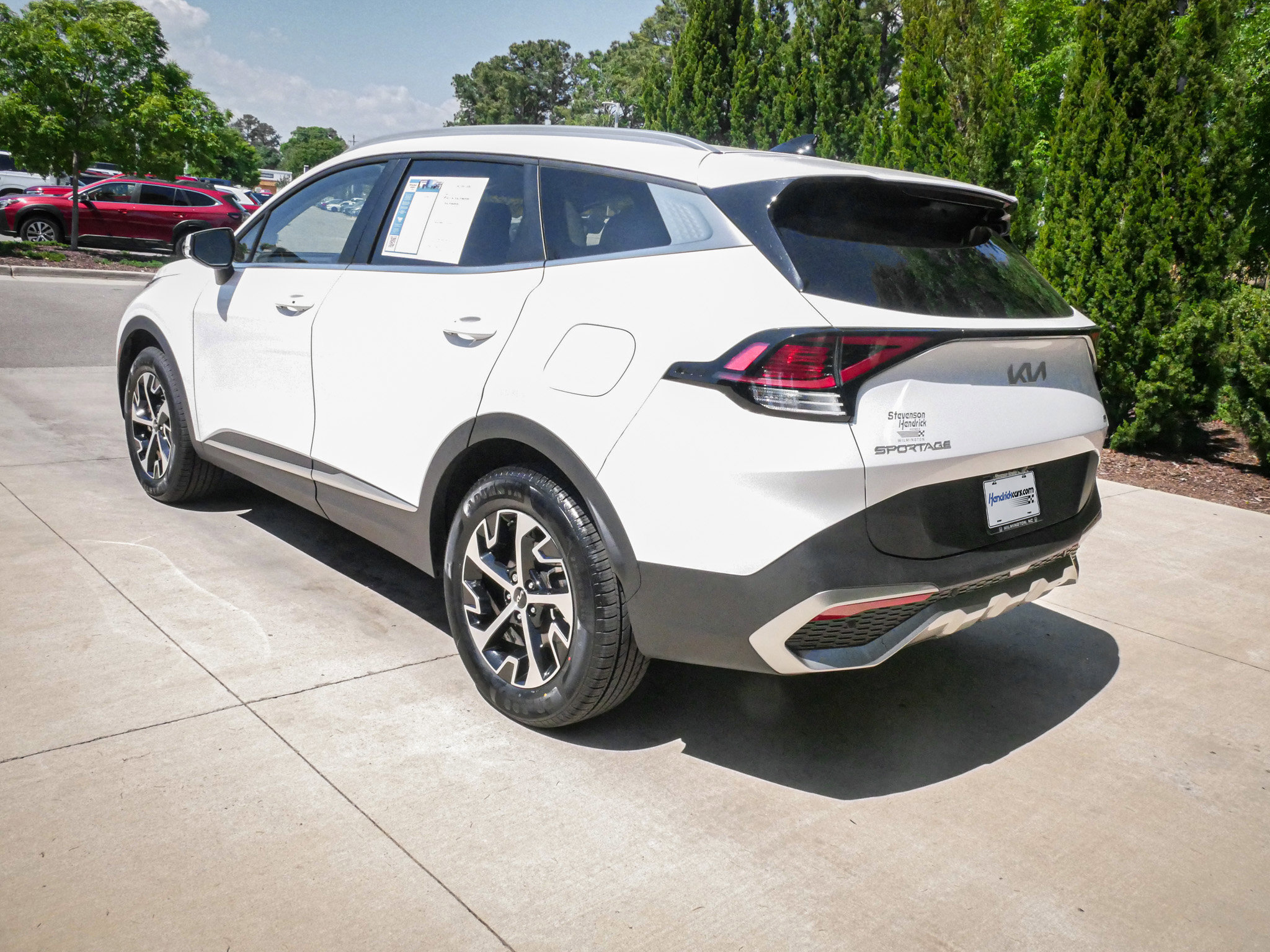 Used 2023 Kia Sportage EX AWD/4WD image 8