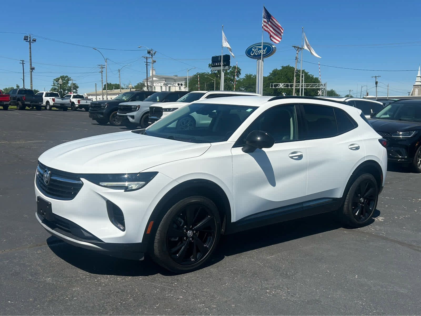 Used 2022 Buick Envision Essence w/ Technology Package I FWD image 2