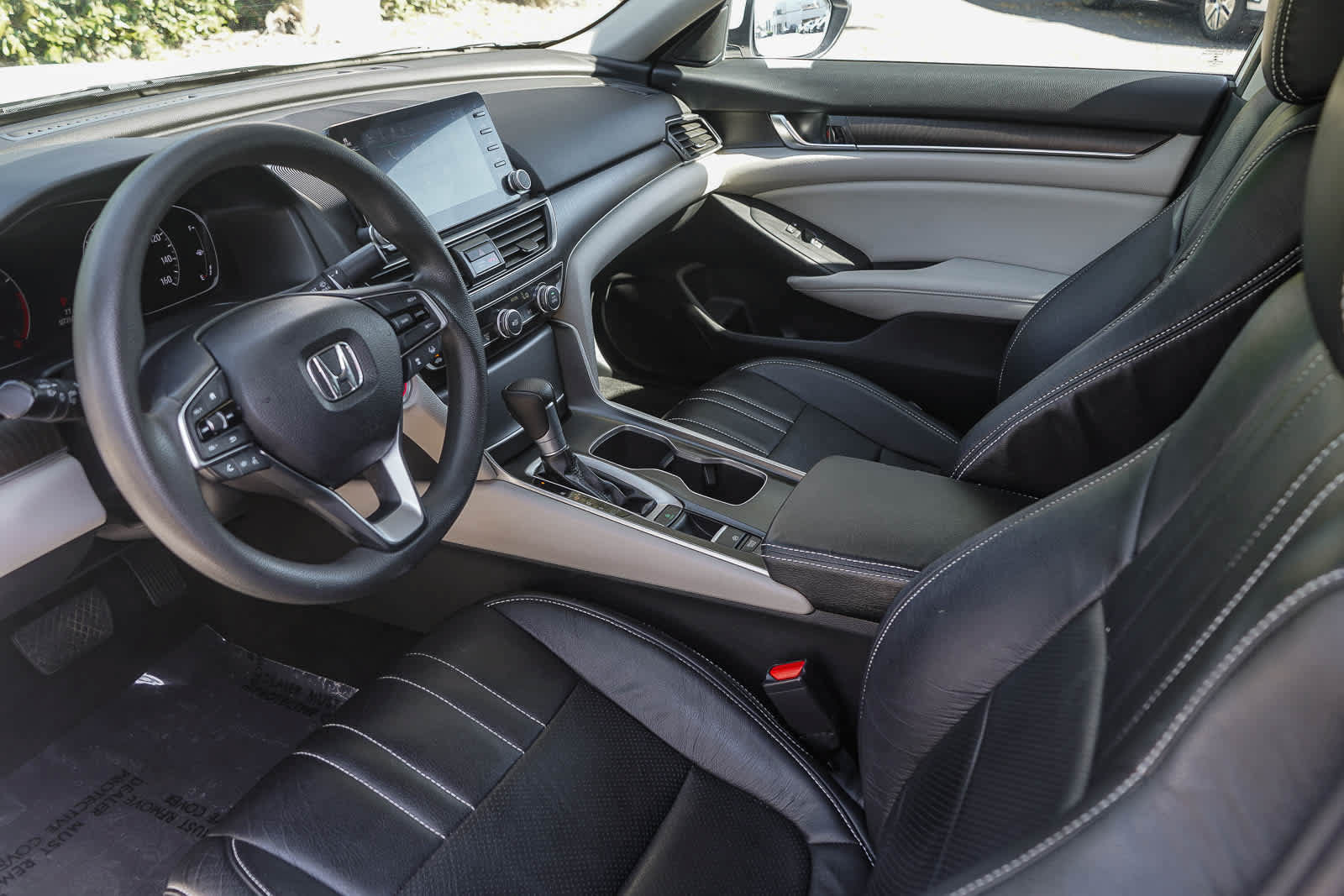 Used 2018 Honda Accord EX image 19