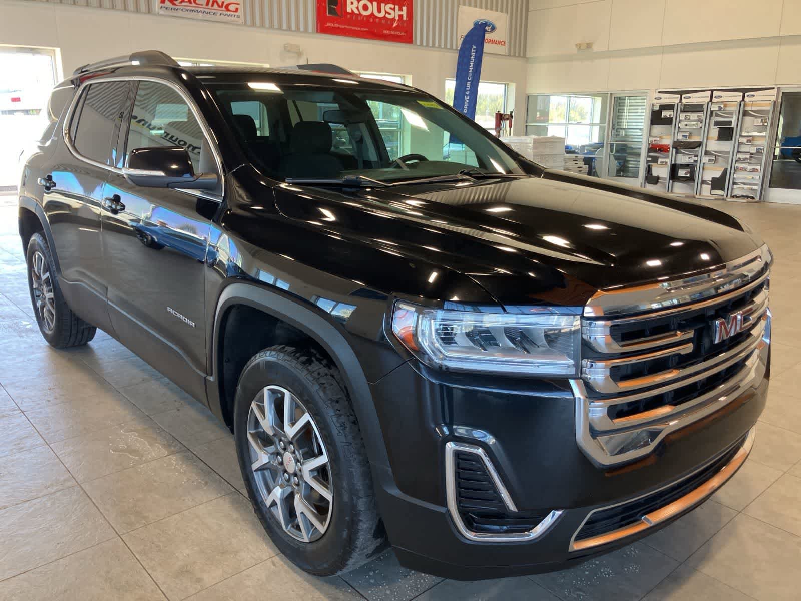 Used 2020 GMC Acadia SLE w/ Driver Convenience Package FWD image 3