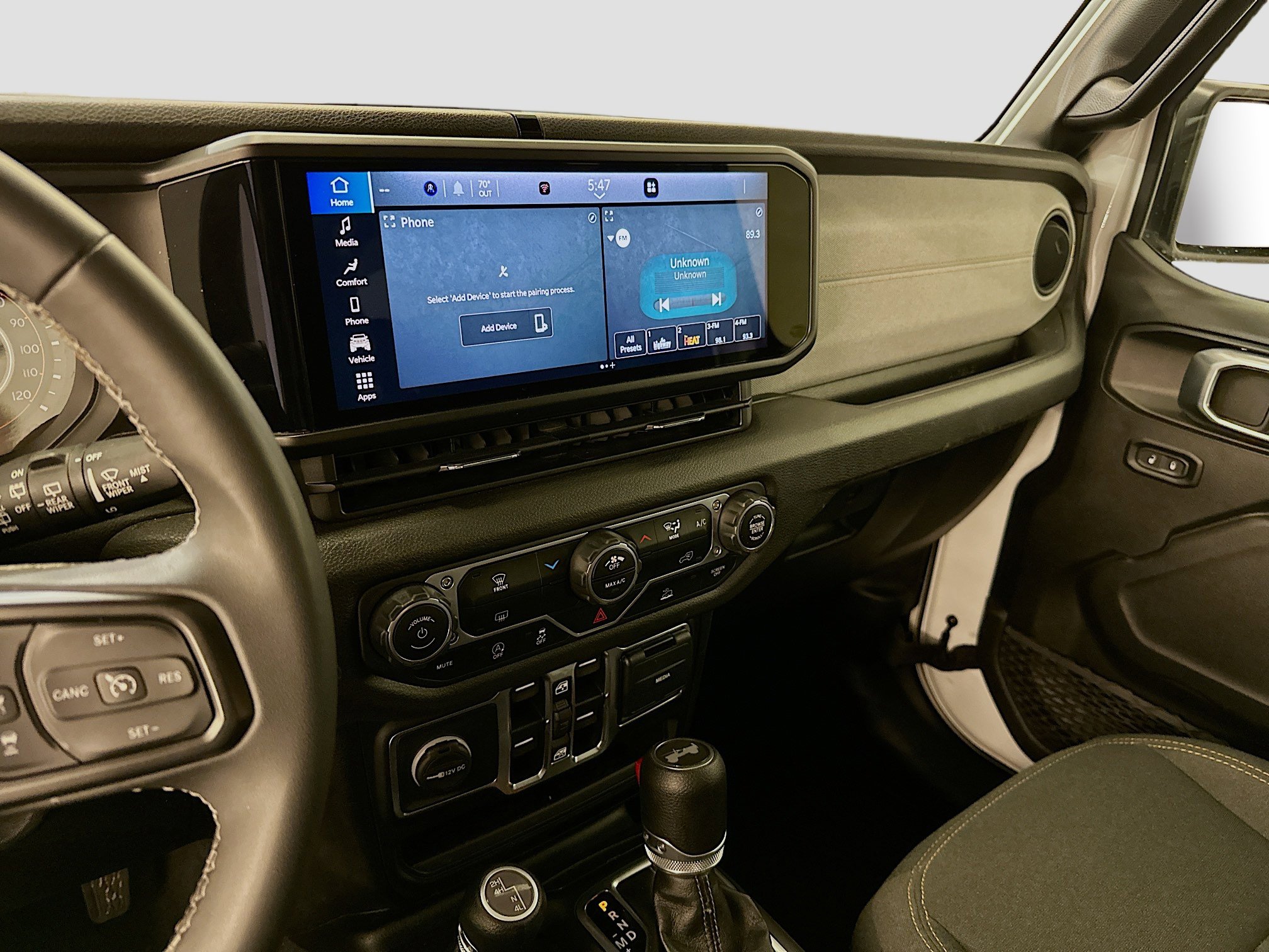 Used 2025 Jeep Wrangler Sport S image 25