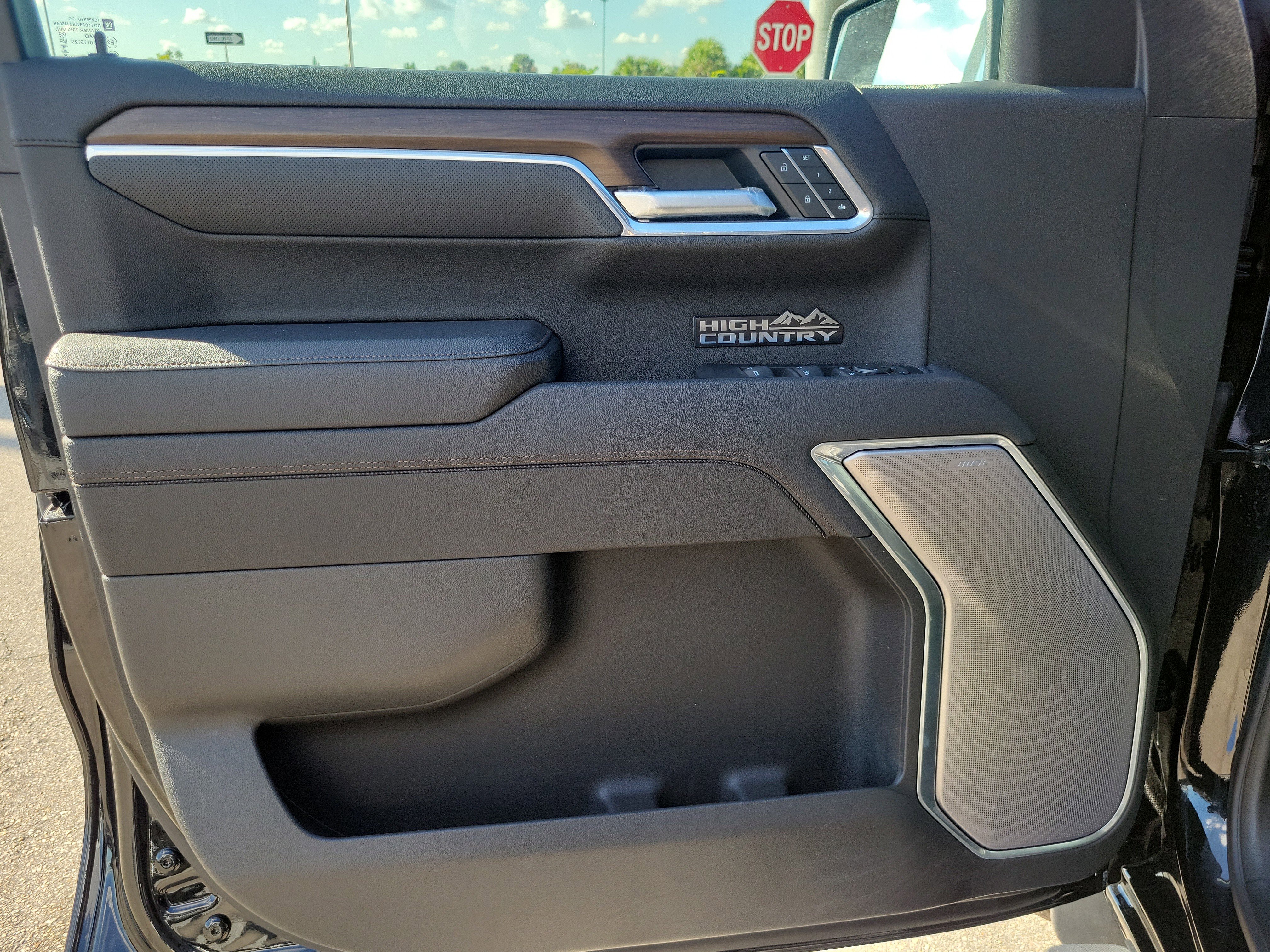 Used 2025 Chevrolet Silverado 1500 High Country image 22