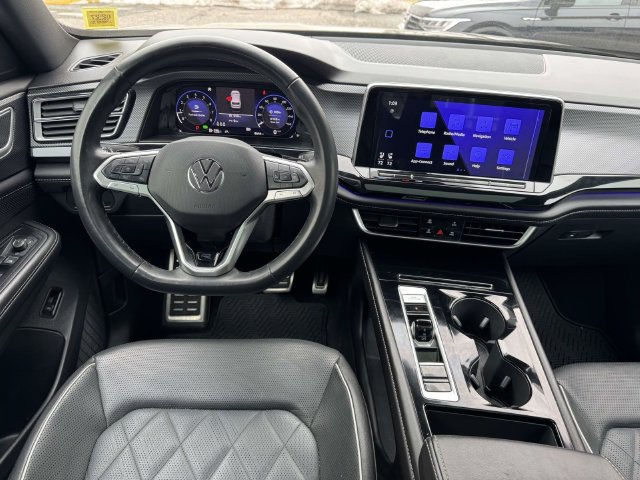 Used 2025 Volkswagen Atlas Cross Sport SEL Premium R-Line AWD/4WD image 12