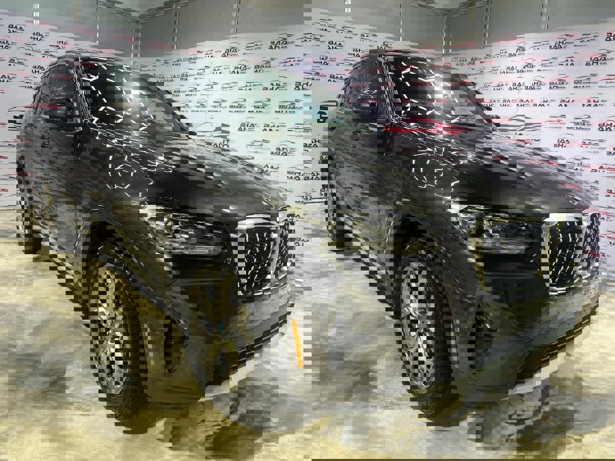 Used 2023 BMW X4 xDrive30i w/ Parking Assistance Package image 5