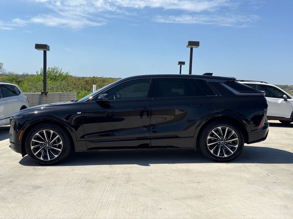 Used 2024 Cadillac Lyriq Sport image 7