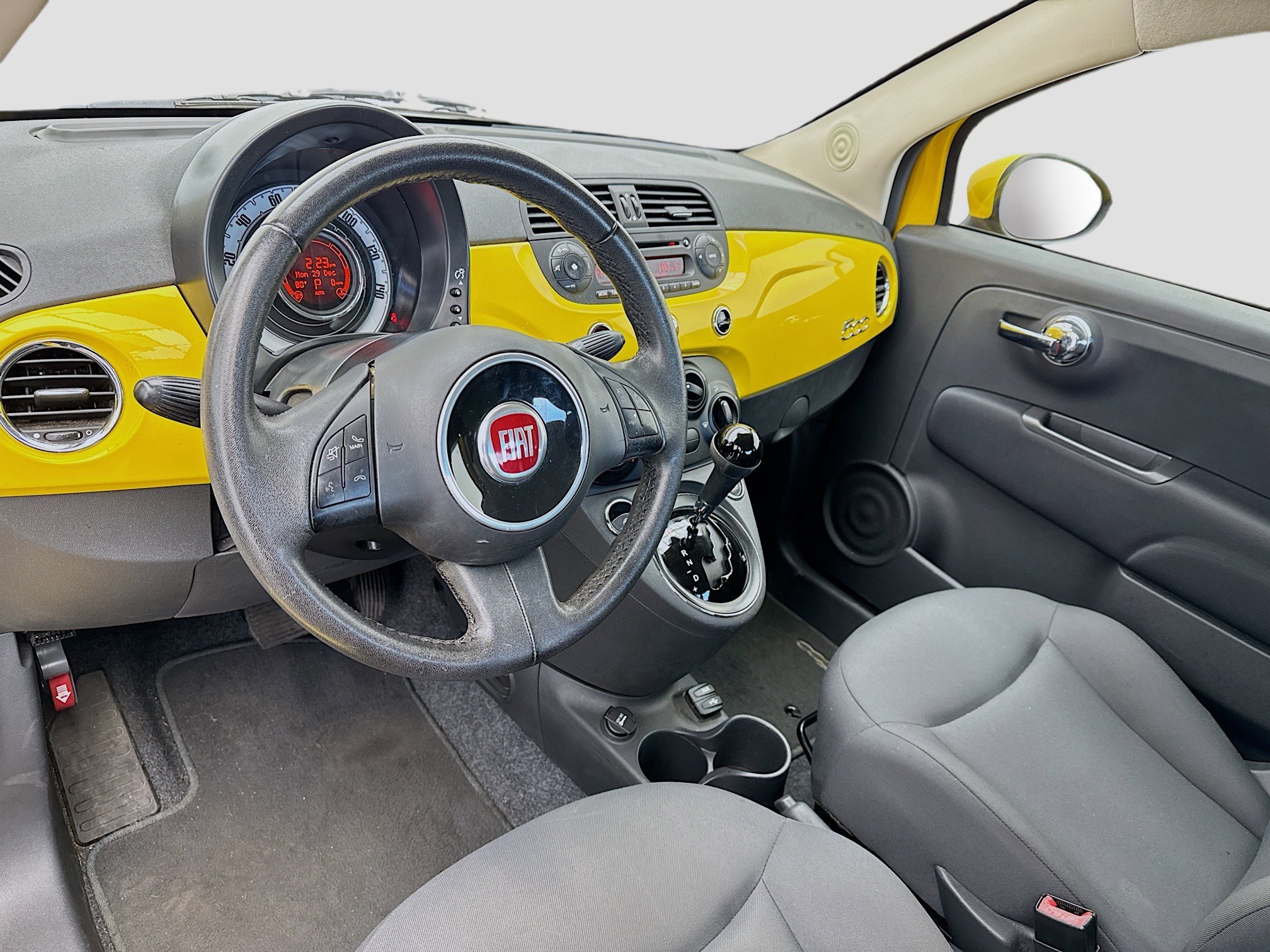 Used 2015 FIAT 500 Pop image 7