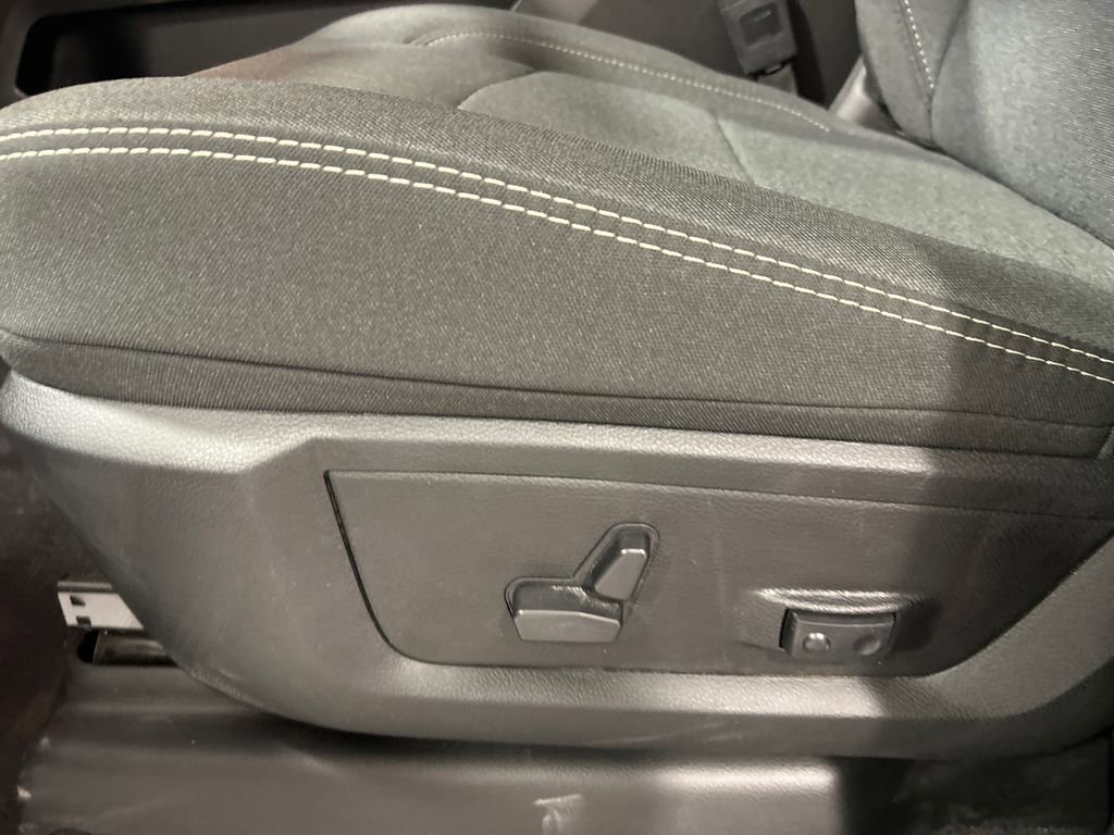 New 2025 RAM 2500 Big Horn AWD/4WD image 17