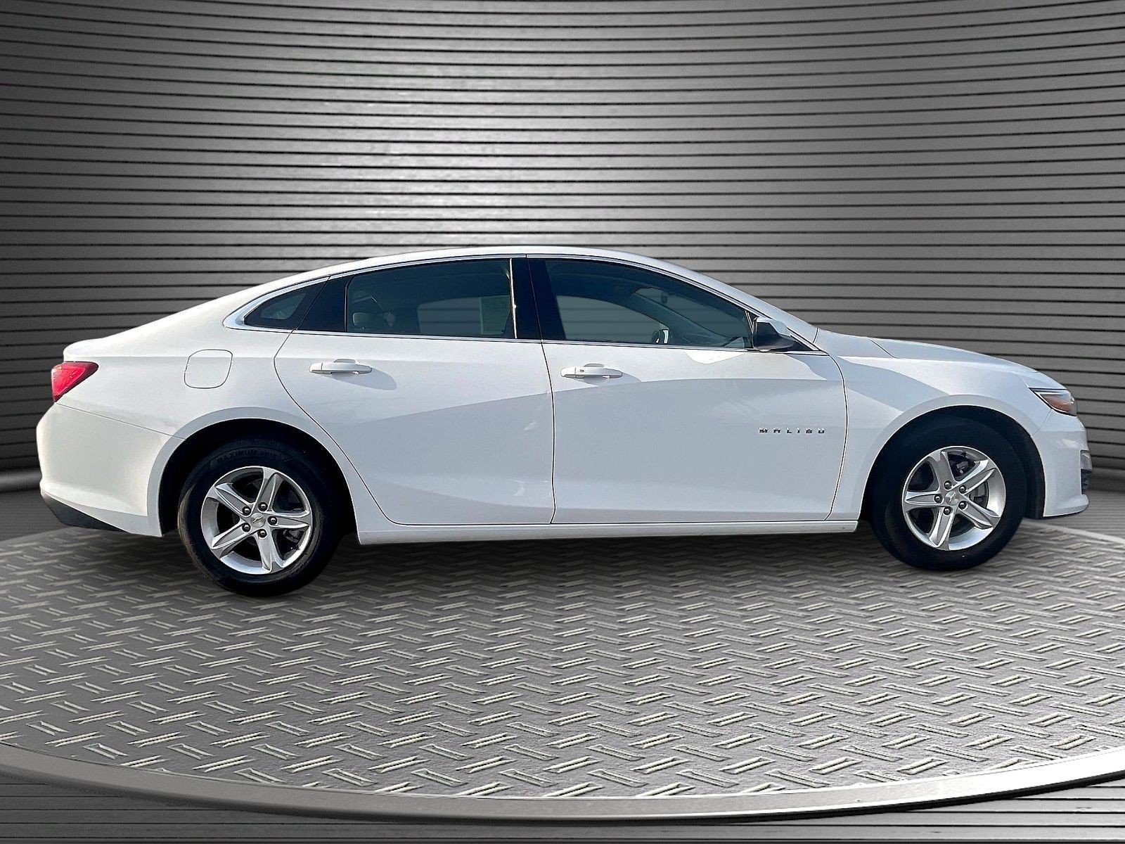 Used 2024 Chevrolet Malibu LT FWD image 8