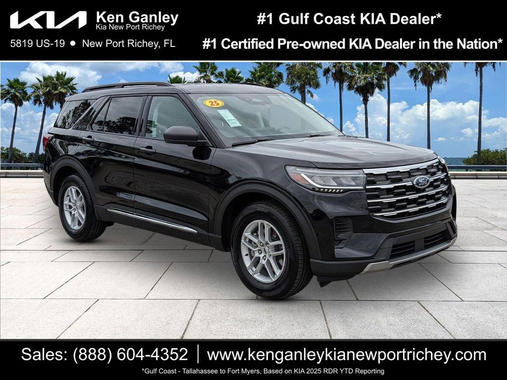 Used 2025 Ford Explorer Active image 1
