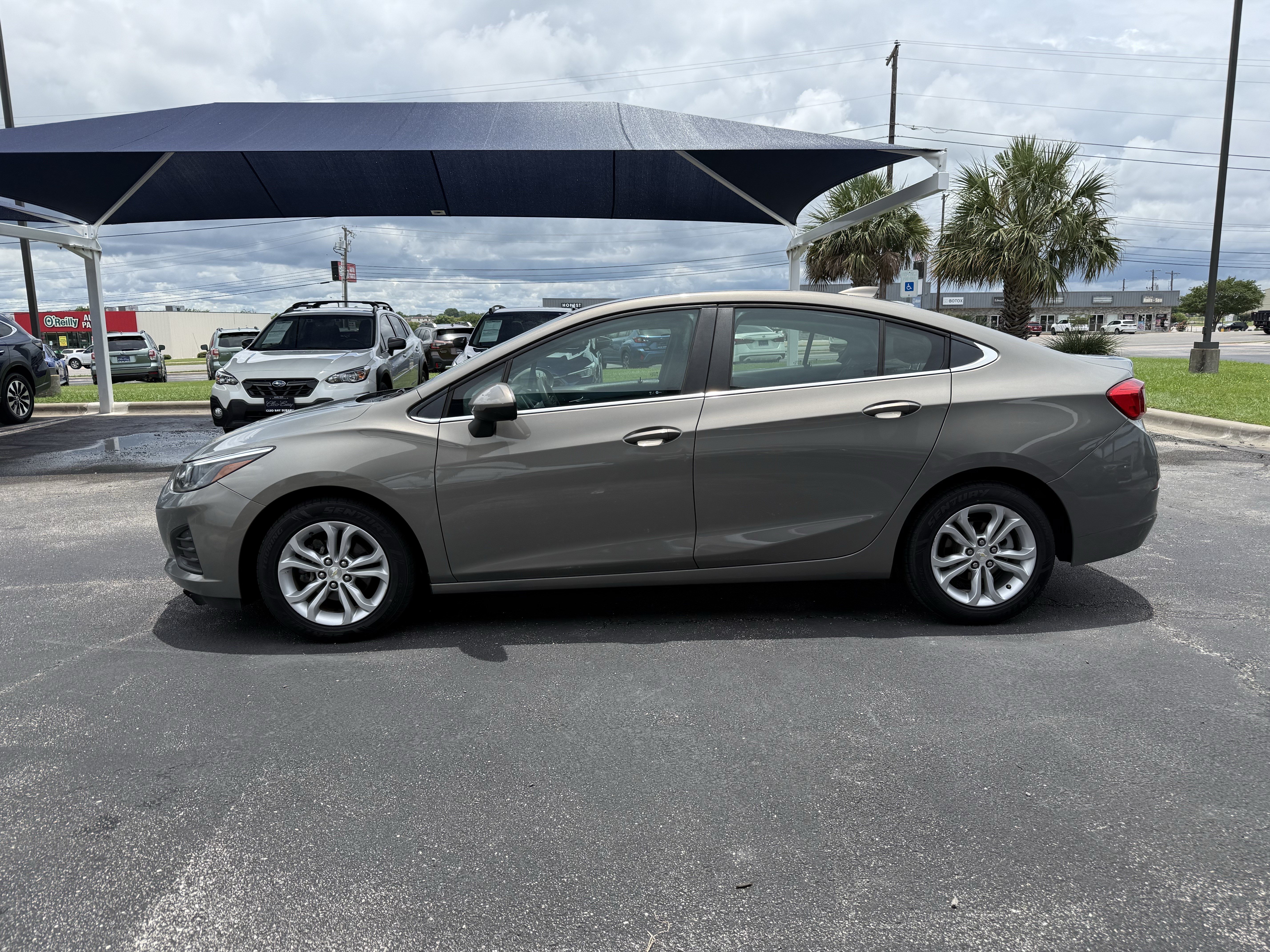 Used 2019 Chevrolet Cruze LT w/ Convenience Package FWD image 7