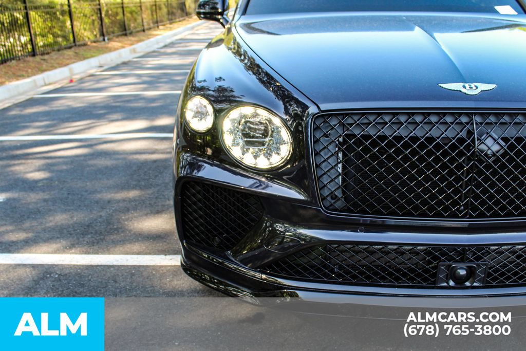 Used 2024 Bentley Bentayga AWD/4WD image 11