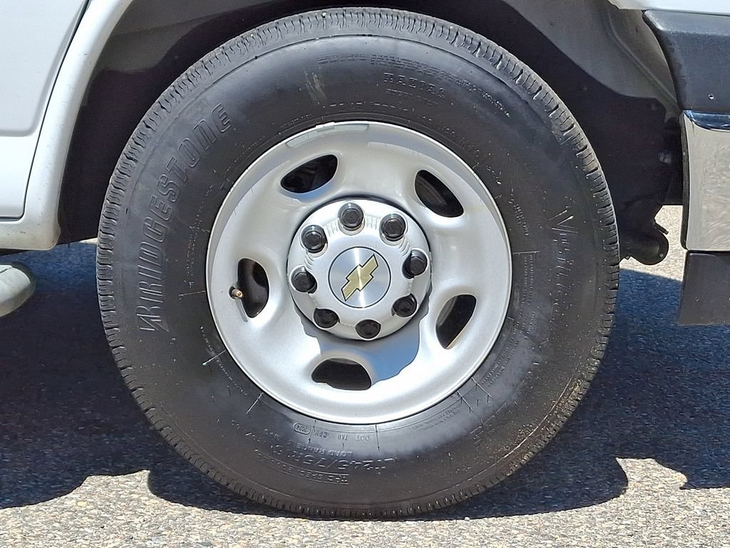 Used 2024 Chevrolet Express 2500 w/ Driver Convenience Package RWD image 8