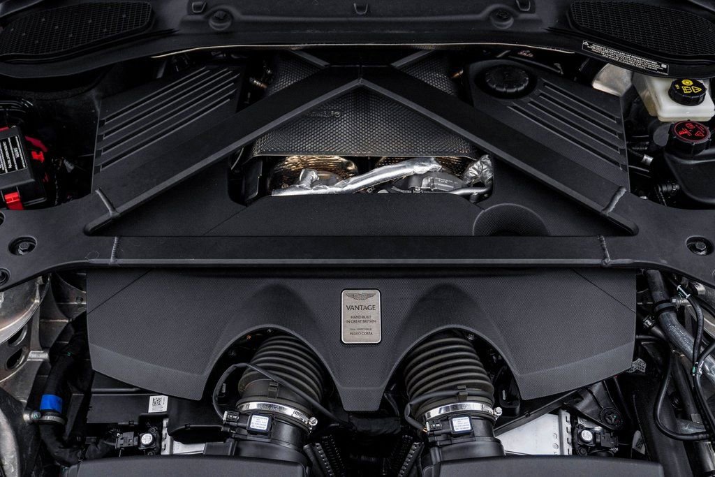 Used 2026 Aston Martin V8 Vantage Coupe image 35