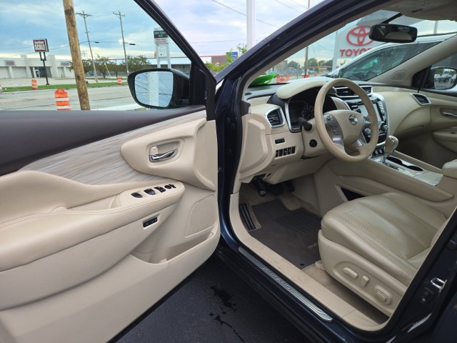 Used 2015 Nissan Murano Platinum w/ Platinum Technology Package FWD image 9