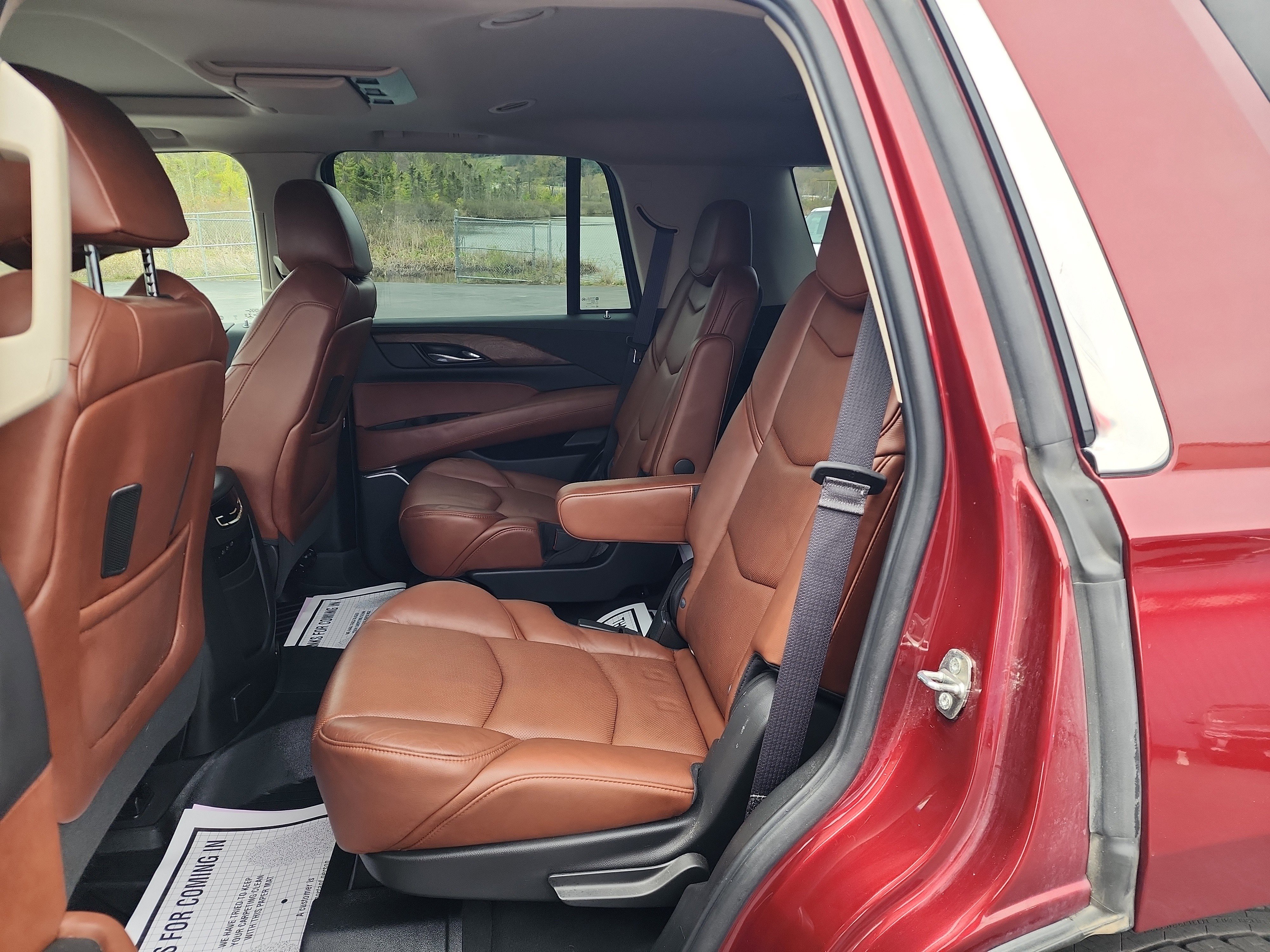 Certified 2020 Cadillac Escalade Premium Luxury w/ LPO, Radiant Package AWD/4WD image 28