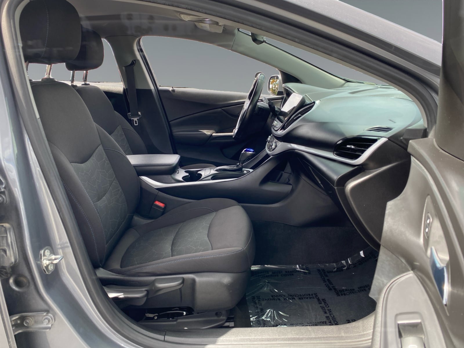 Used 2018 Chevrolet Volt LT w/ Comfort Package FWD image 15