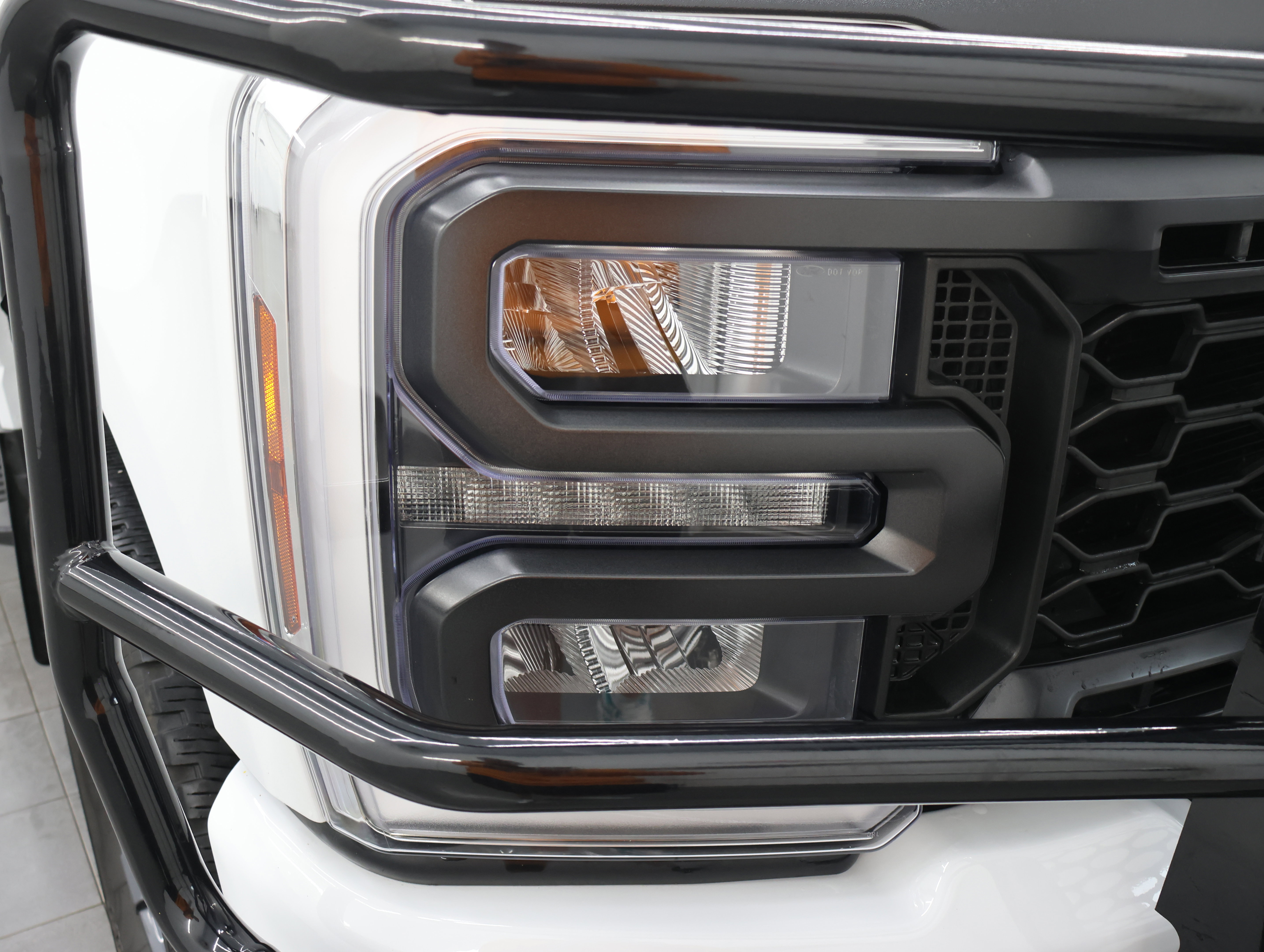 Used 2024 Ford F350 Lariat w/ Sport Appearance Package AWD/4WD image 25