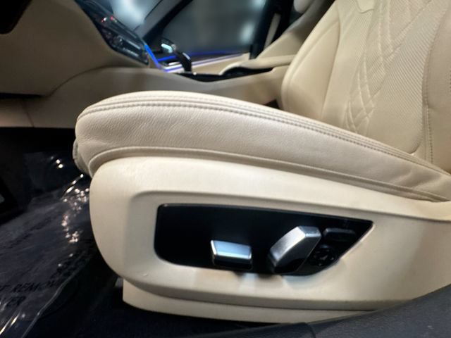 Used 2022 BMW 530i w/ M Sport Package RWD image 13