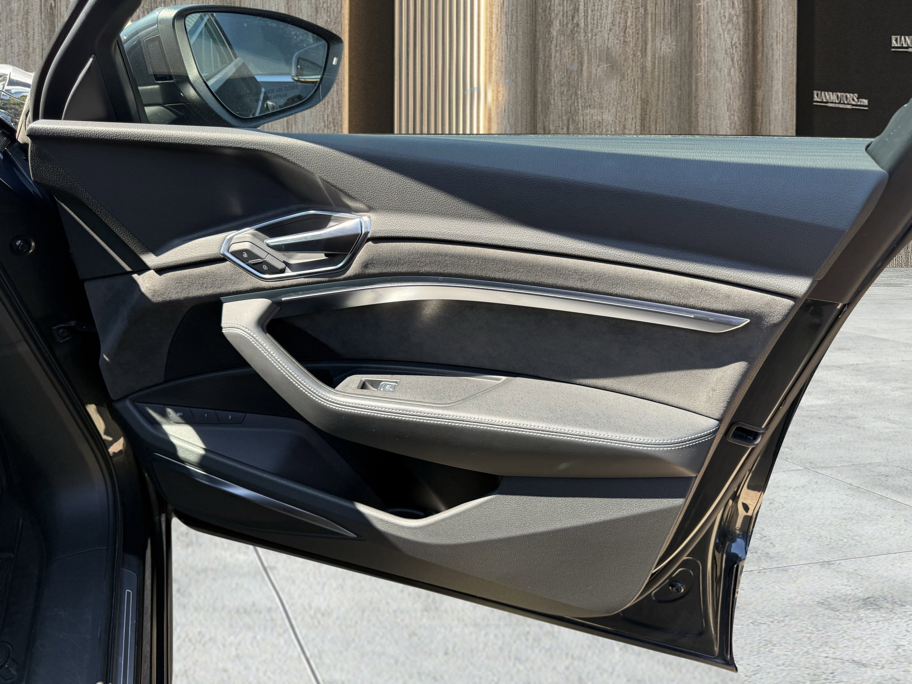 Used 2019 Audi e-tron Prestige w/ Prestige Package image 52