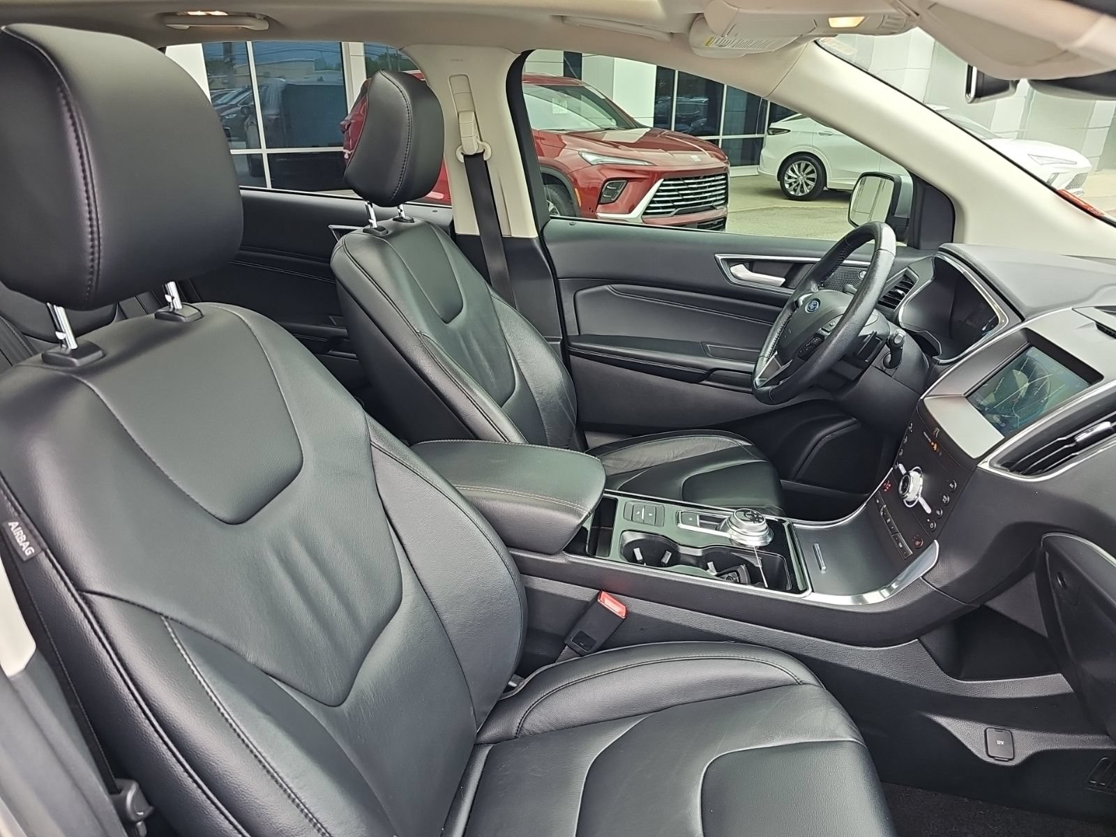 Used 2020 Ford Edge Titanium w/ Class II Trailer Tow Package AWD/4WD image 25