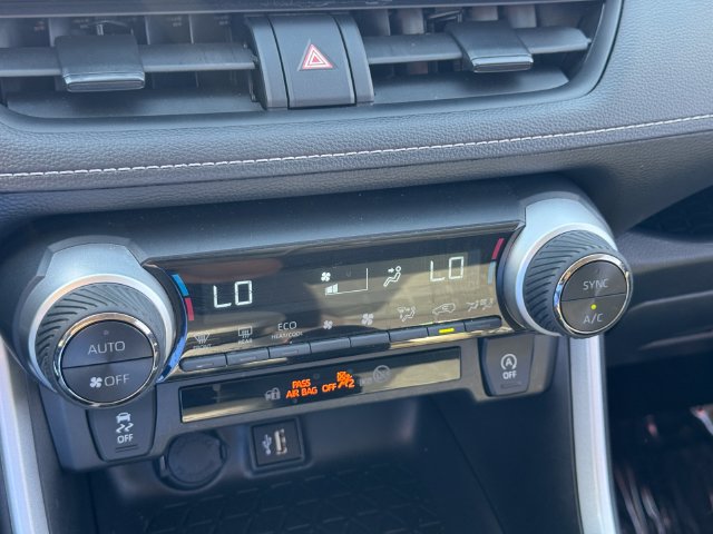 Used 2025 Toyota RAV4 XLE FWD image 17