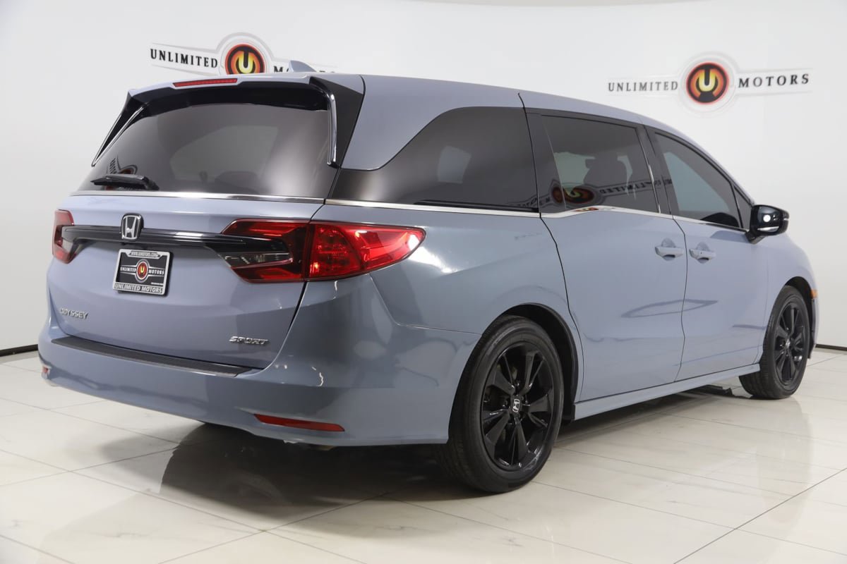 Used 2023 Honda Odyssey Sport image 3