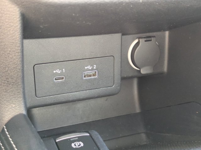 Used 2024 Nissan Kicks SR FWD image 23