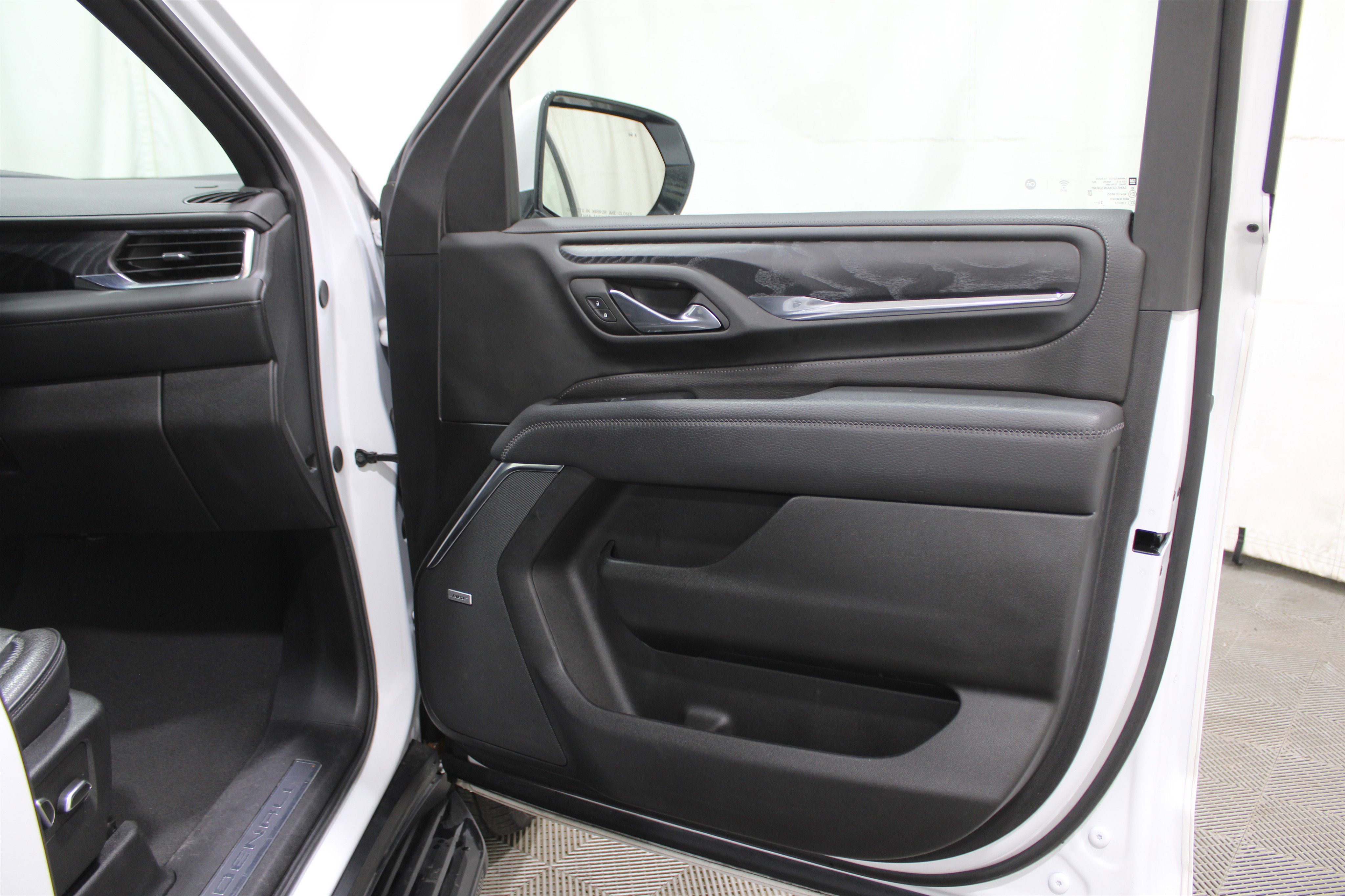 Used 2024 GMC Yukon Denali image 34