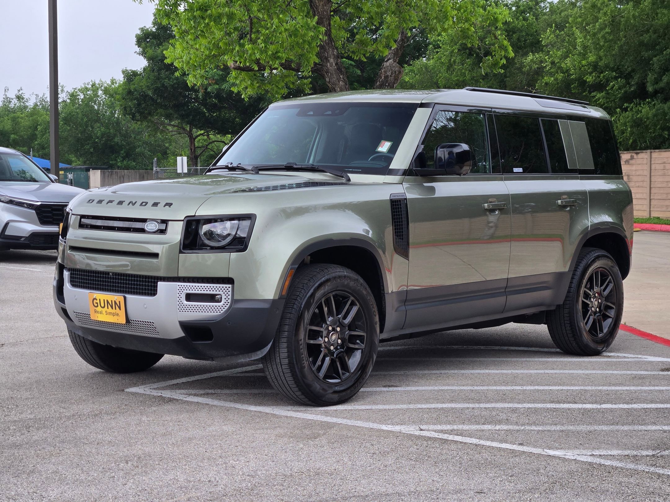 Used 2025 Land Rover Defender 110 S AWD/4WD image 7