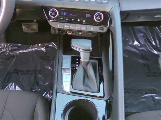 Used 2024 Hyundai Elantra SEL w/ Convenience Package image 16