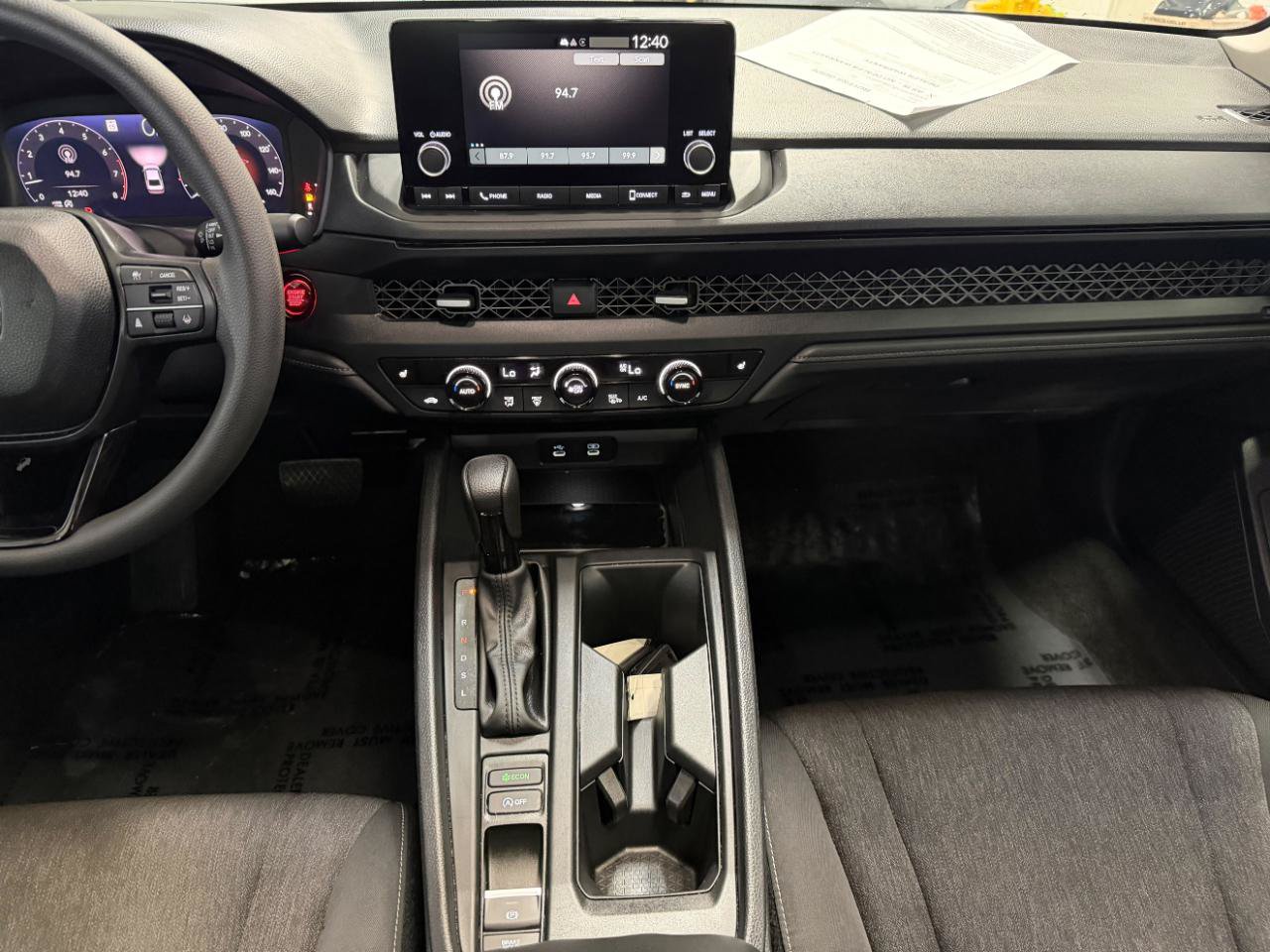 Used 2025 Honda Accord SE image 36