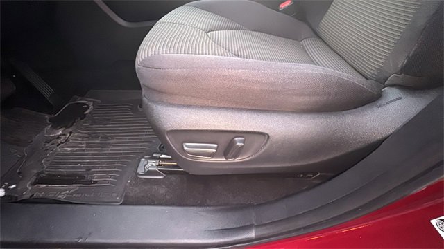 Used 2024 Toyota Highlander LE image 24