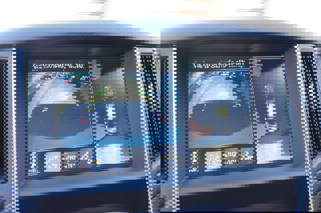 Used 2014 INFINITI Q50 Hybrid AWD w/ Deluxe Technology Package image 44