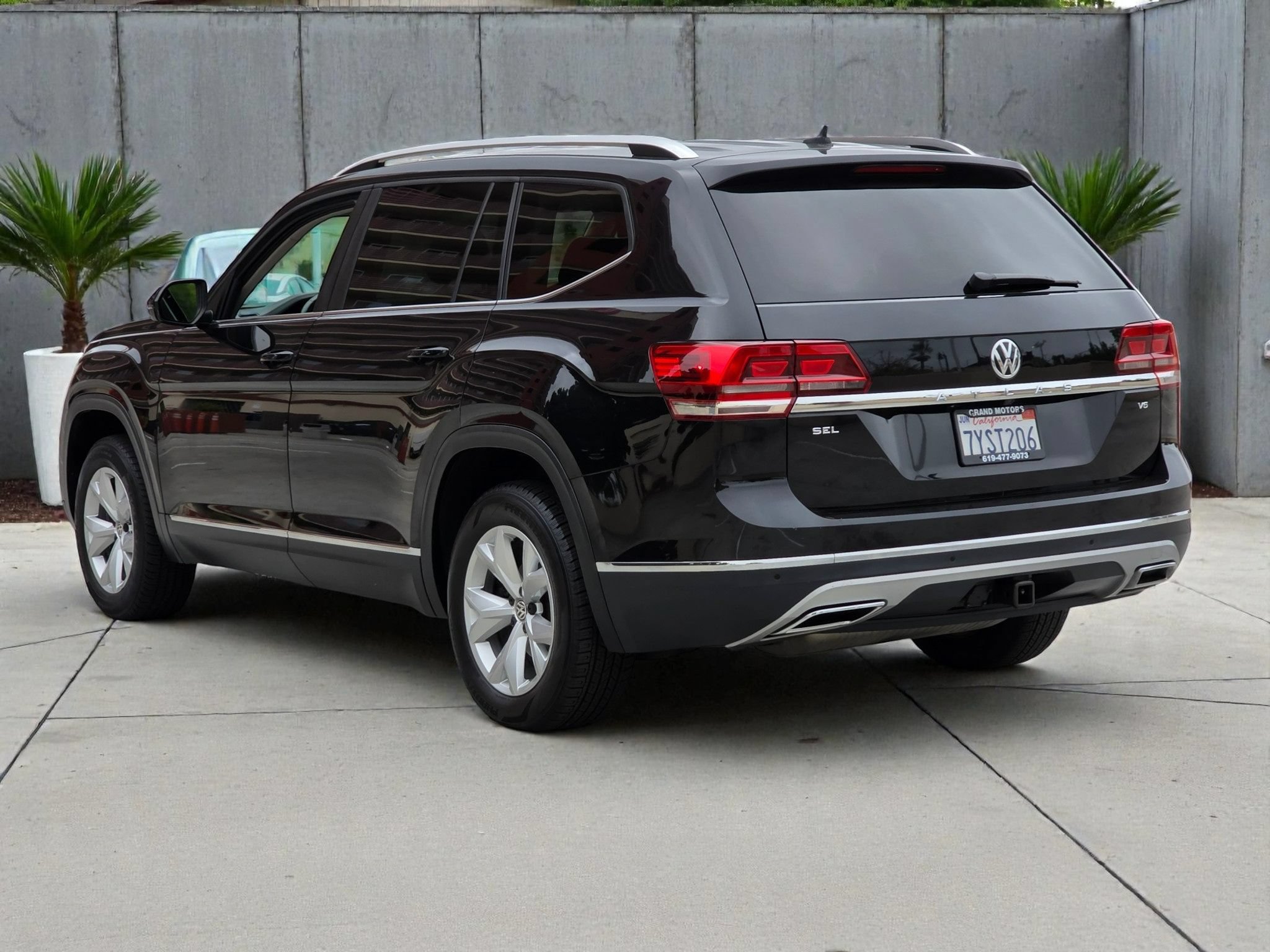 Used 2018 Volkswagen Atlas SEL FWD image 5