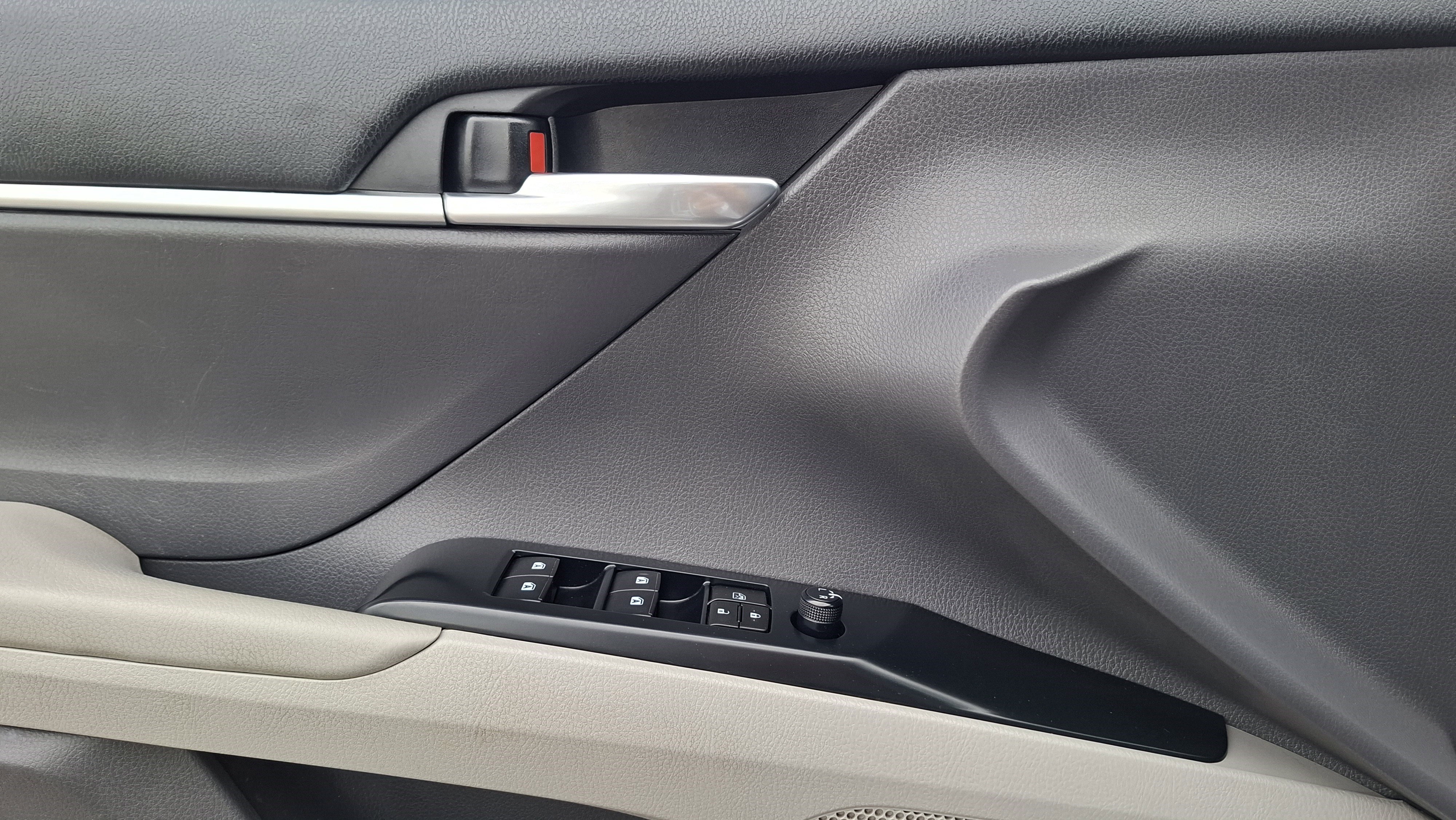 Used 2019 Toyota Camry LE image 17