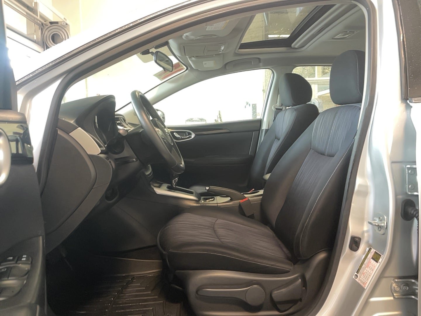 Used 2017 Nissan Sentra SV w/ Style Package FWD image 6