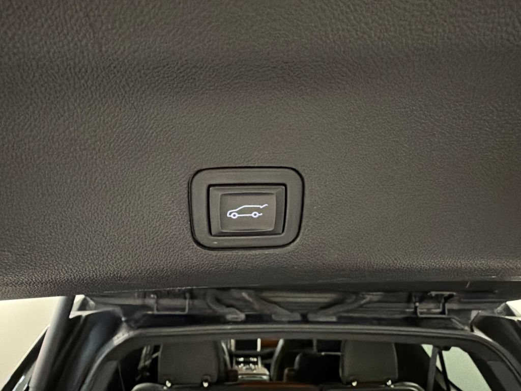 Used 2023 GMC Yukon XL Denali Ultimate AWD/4WD image 41