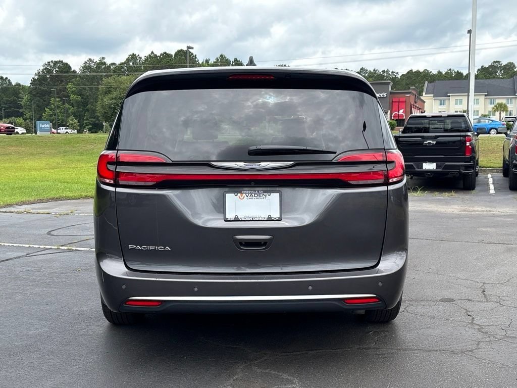 Used 2023 Chrysler Pacifica Touring-L FWD image 27