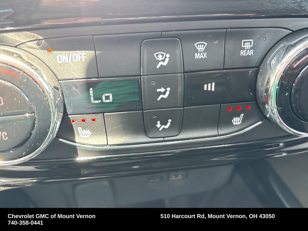 Used 2025 Chevrolet Trax LT w/ LT Convenience Package FWD image 31