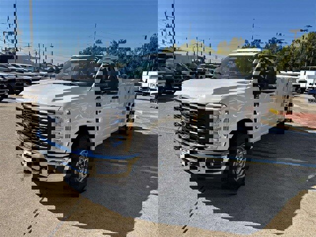 New 2026 Ford F250 XL w/ XL Chrome Package image 3