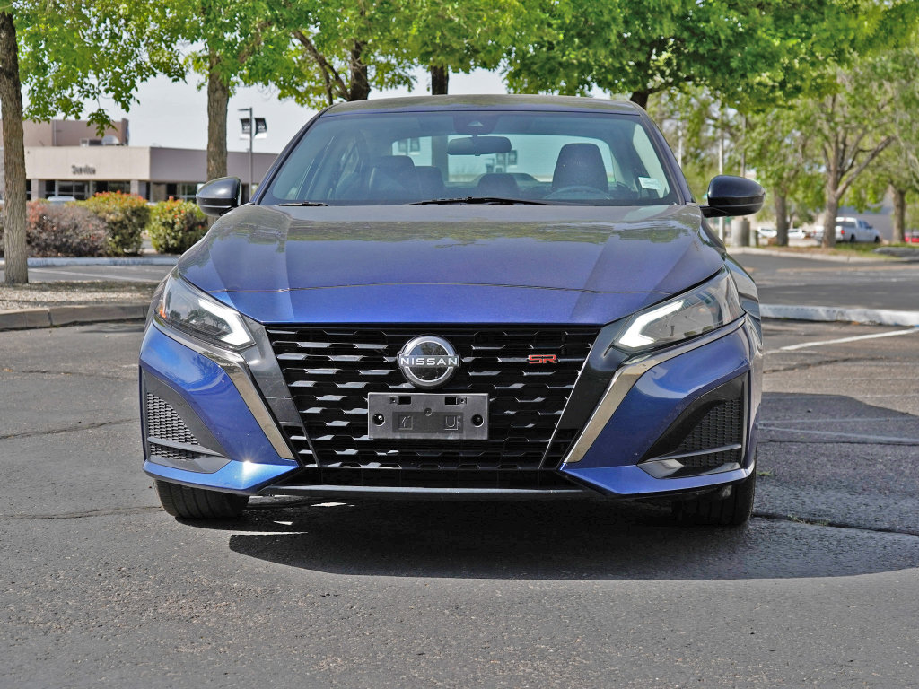 Used 2024 Nissan Altima 2.5 SR FWD image 2