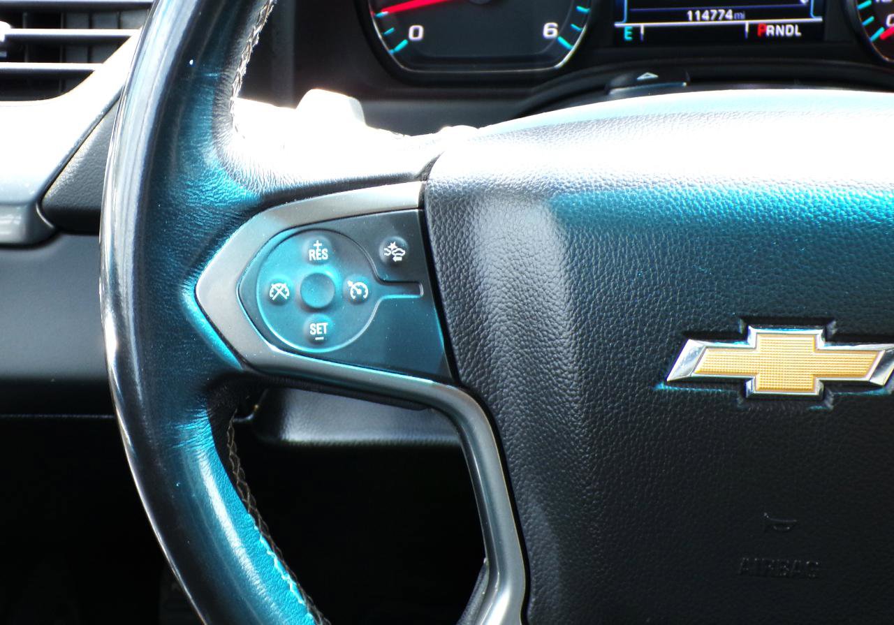 Used 2018 Chevrolet Suburban LT RWD image 17