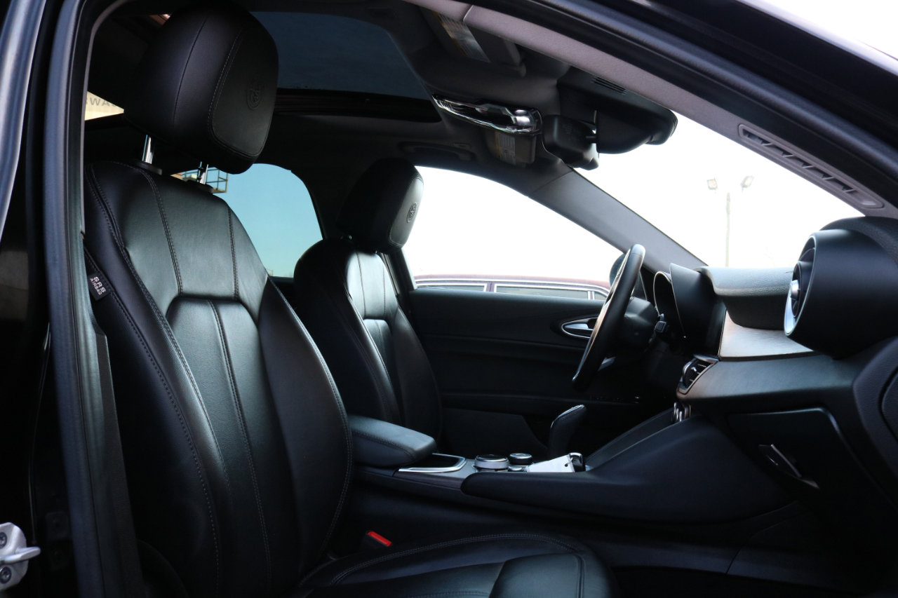 Used 2021 Alfa Romeo Giulia Ti w/ Nero Edizione image 49