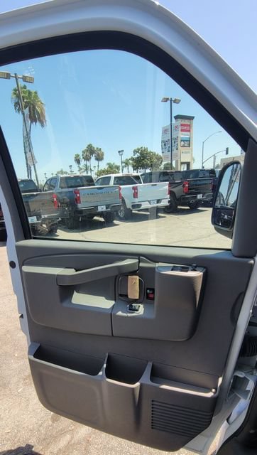 New 2026 Chevrolet Express 3500 LT w/ LT Preferred Equipment Group RWD image 10