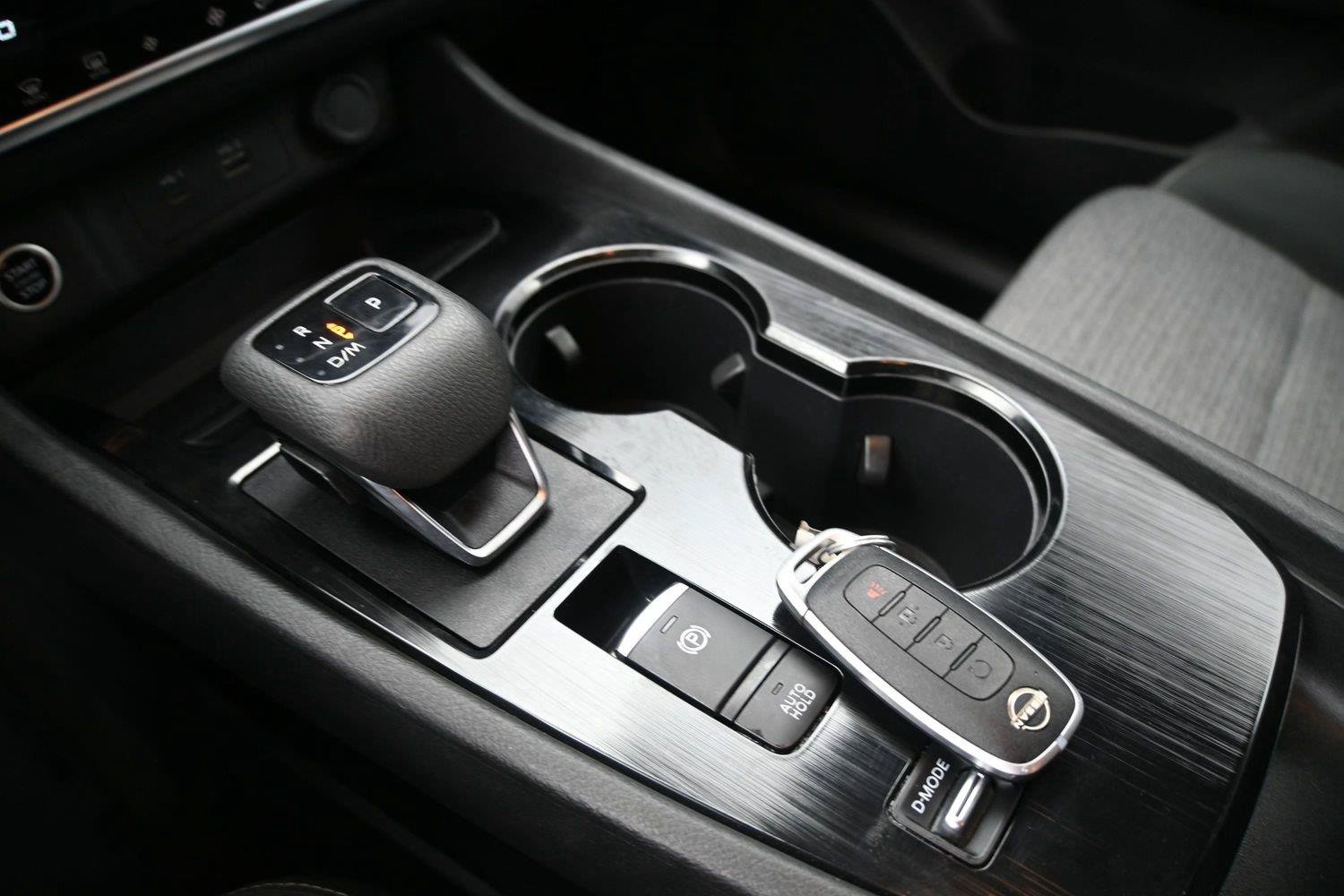 Used 2023 Nissan Rogue SV FWD image 5
