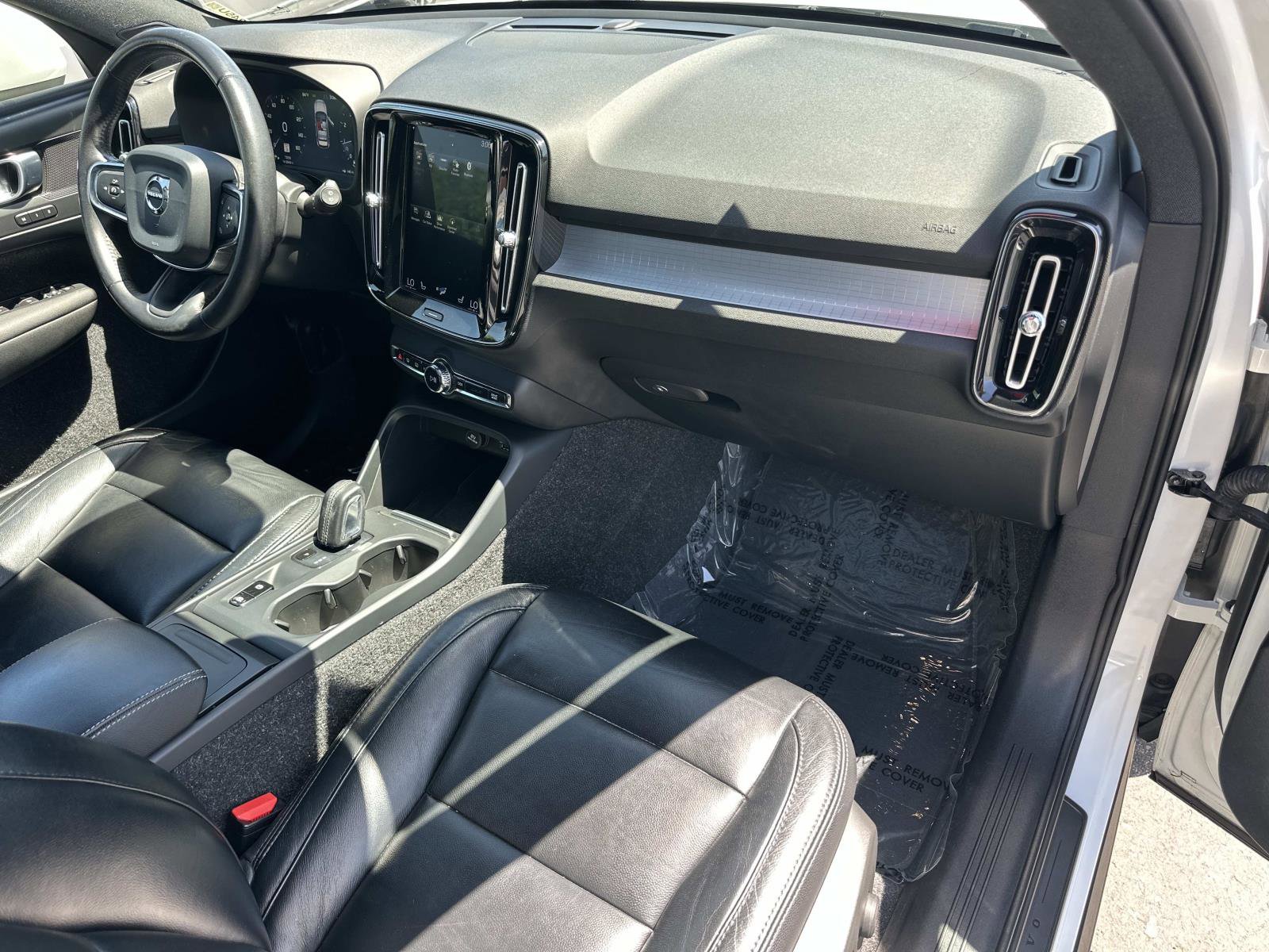 Used 2019 Volvo XC40 T5 Momentum AWD/4WD image 28