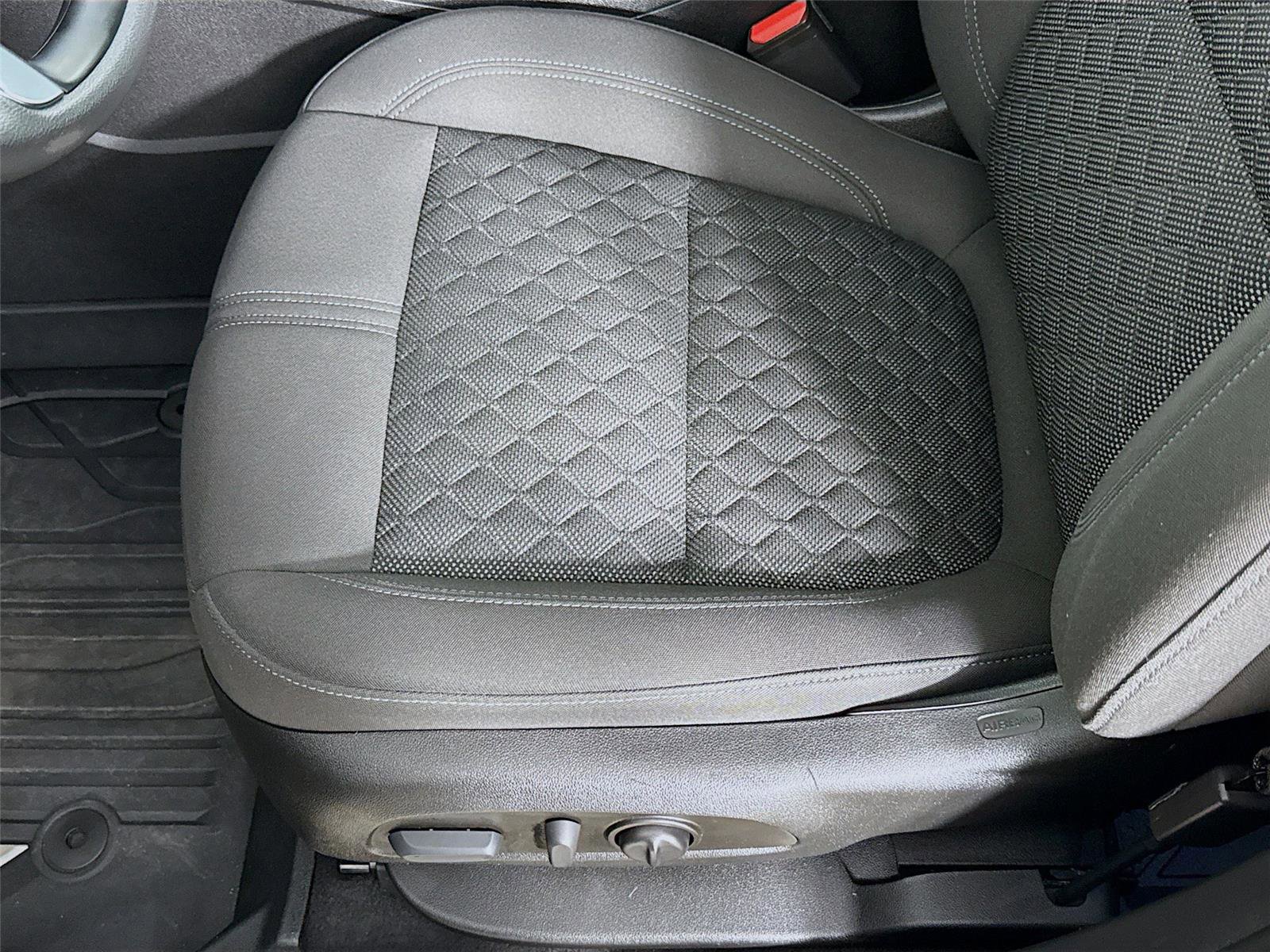 Used 2022 Chevrolet Blazer LT image 18