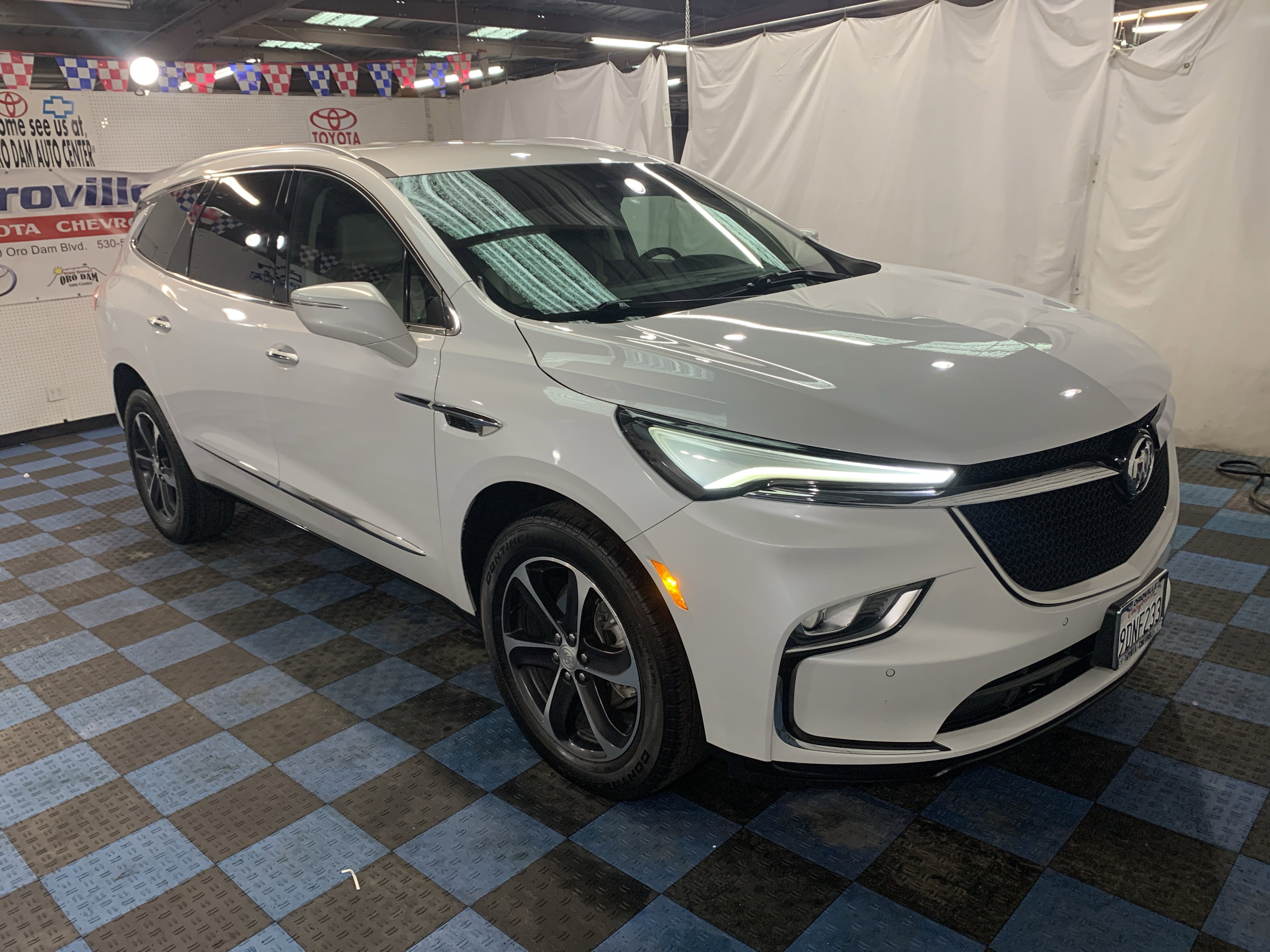 Used 2022 Buick Enclave Essence w/ Sport Touring Edition image 7