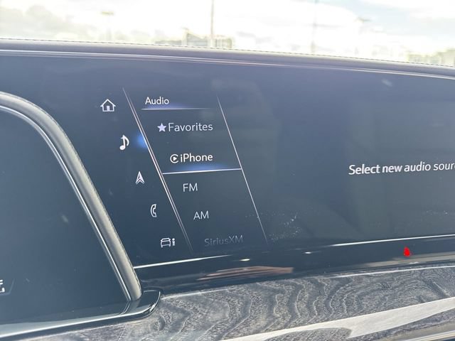 Used 2021 Cadillac Escalade Premium Luxury w/ Driver Assist Tech Package AWD/4WD image 16