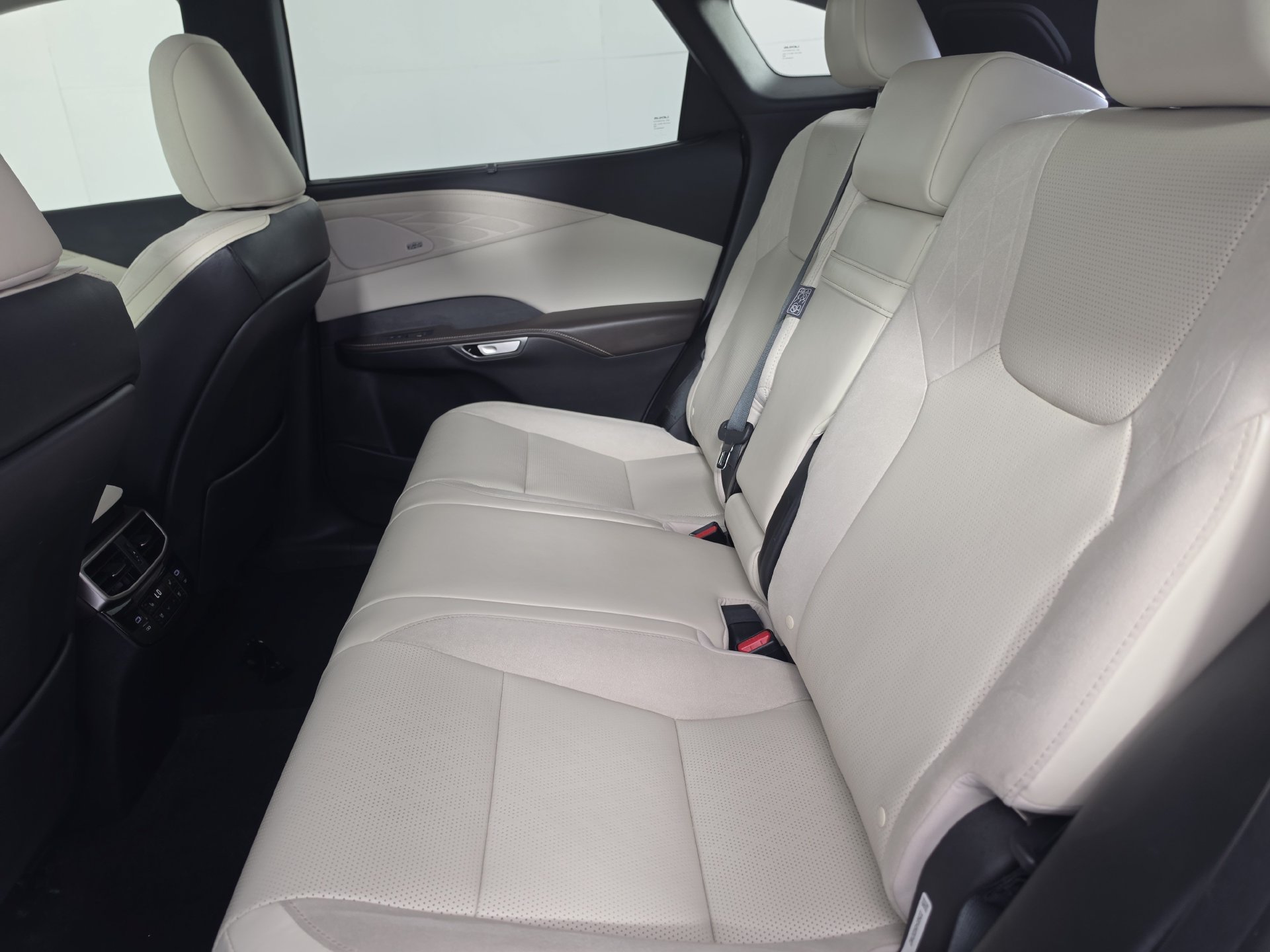 Used 2024 Lexus RX 350 FWD w/ Convenience Package image 26